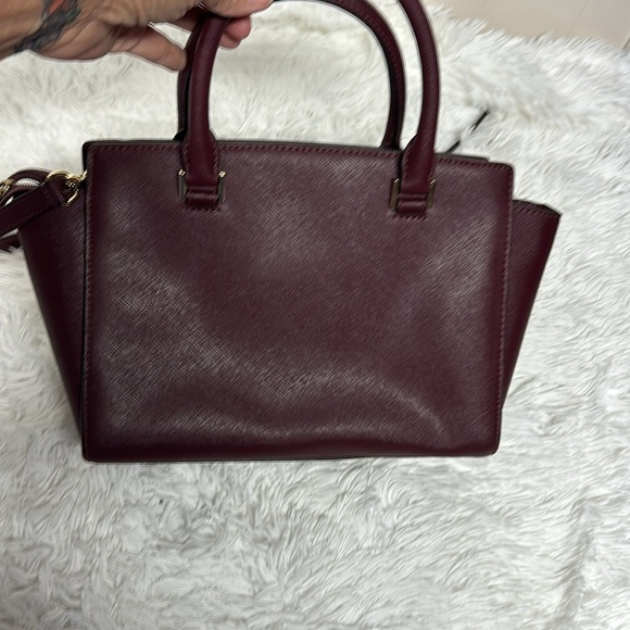 Michael Kors Selma Medium Saffiano Leather Satchel - Crossbody Bag color Merlot - Picture 4 of 13